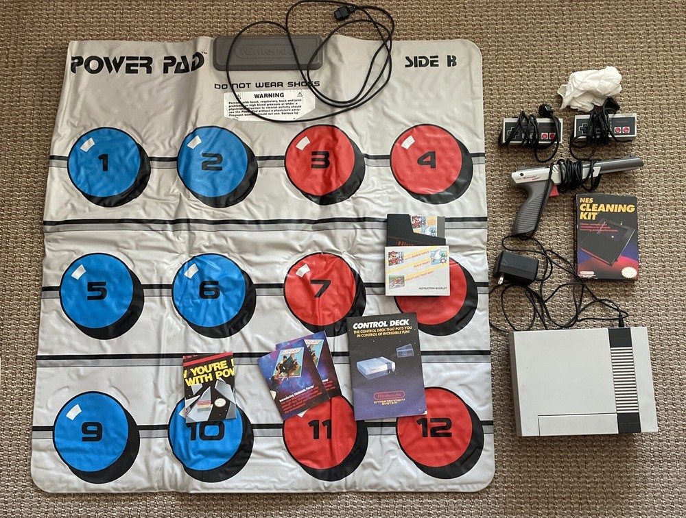 Nintendo NES BUNDLE Console ZAPPER Power Pad 2 Controller CLEANING KIT 3in1 Game