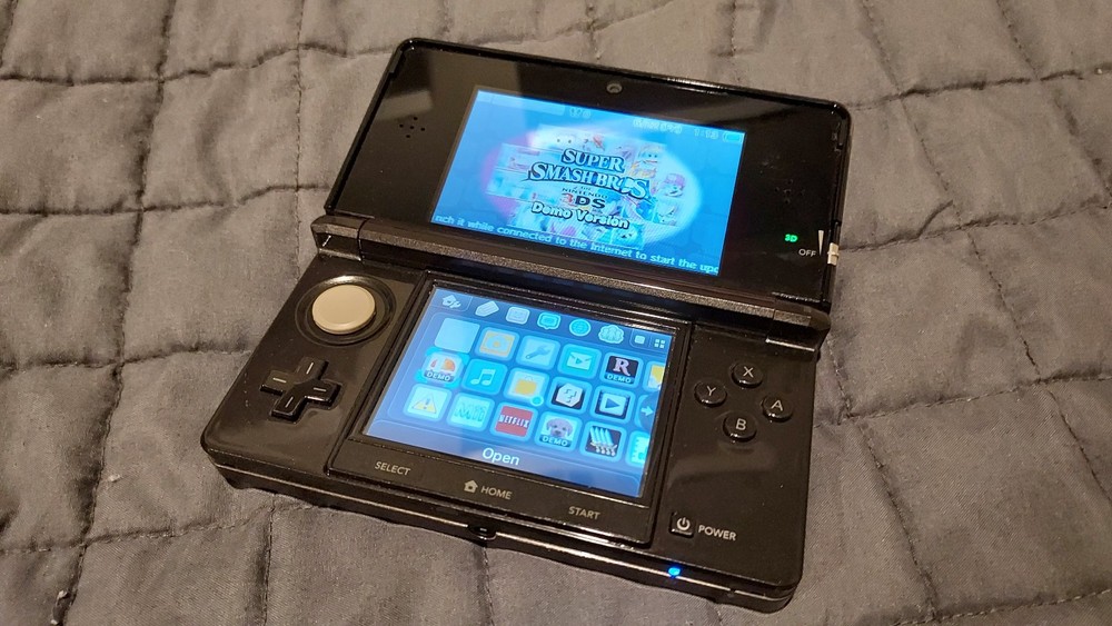 Nintendo 3DS Handheld System (2011) Cosmo Black WORKING TESTED 2GB