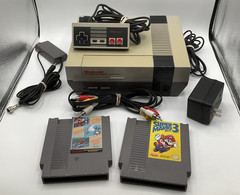 Nintendo NES Original Console Bundle Controller Cables & 2 Mario Games Tested