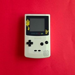 Nintendo Game Boy Color PIKACHU GOLD 👾 CGB-001 GBC Gameboy RESTORED NEW BODY