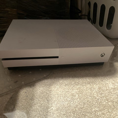 Microsoft Xbox One S White Home Console 4K UHD Blu-Ray Compatible MPN 1681