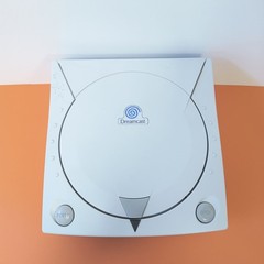 SEGA DREAMCAST CONSOLE JAP VERSION NO REGION LOCK WITH EUROPEAN POWER SUPPLY