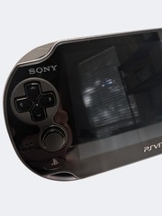 Sony PS Vita PCH-1001 OLED Console Bundle 8GB Memory Card Case Charger 2 Games
