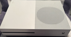 Microsoft Xbox One S 1TB 4K UHD Blu-Ray Compatible White Console MPN 1681