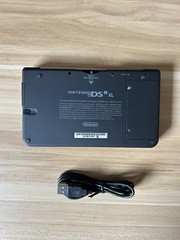 USA VERSION Yellow Nintendo DSi XL Handheld System with Charger FAST SHIPPING
