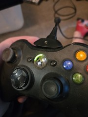 Microsoft Xbox 360 120gb Console 2 Controllers, And Cords
