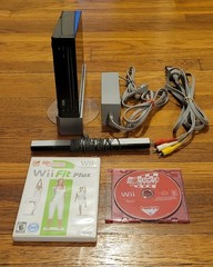 Nintendo Wii Black Console RVL-101 Bundle Cords & Sensor Bar + 2 Games TESTED