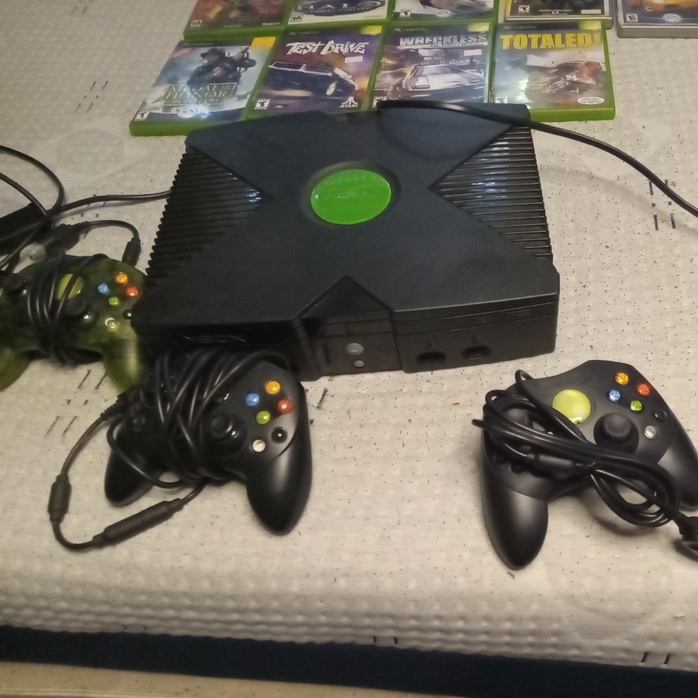 Microsoft Xbox Launch Edition with games and controller 8GB Home Console – Black