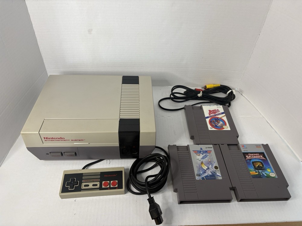Original Nintendo NES-001 Console Bundle OEM Controller Cords 3 Games – Tested