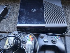 Microsoft Xbox 360 E Console Bundle with Wireless Controller