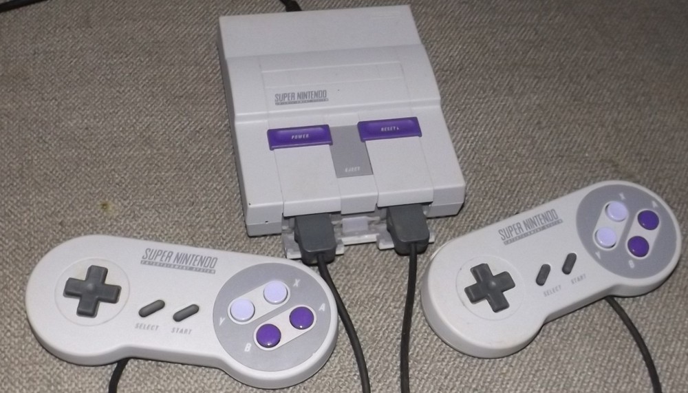 Super Nintendo SNES Classic Mini Entertainment System With 21 Games