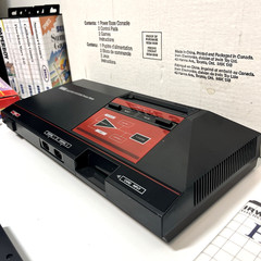 Sega Master System – SMS 3010 Canadian Irwin – Base System w/ Box + 7 CIB Games