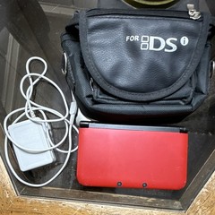 Nintendo 3DS XL SPR-001 Red/Black 3D Handheld Console w/ Charger & Case