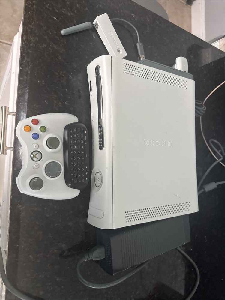 Microsoft Xbox 360 White Console Bundle Controller WiFi Adapted,Tested