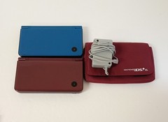 Nintendo DSi XL 2 Handheld Systems Blue & Red Wi-Fi Capability UTL-001(USA) 2008