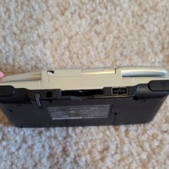 Nintendo DS Silver/Black BROKEN HINGES, Tested with Stylus, NO CHARGER