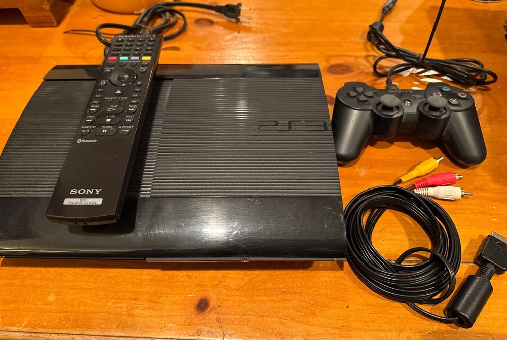 PS3 Super Slim CECH-4201C 500GB Console Bundle PlayStation 3, Controller, Remote