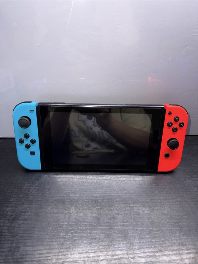 Nintendo Switch 32GB Console Joy‑Con HAC-001(-01)