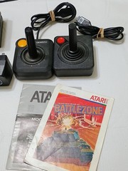 Vintage Atari 2600 Jr Console Bundle – 10 Games & 4 Controllers – POWERS ON