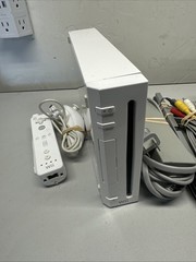 White Nintendo Wii Console System Bundle w/ Controller + 5 FREE GAMES Tested