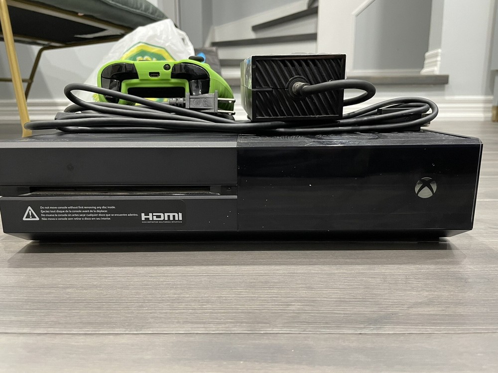 Xbox 0ne 1TB Console Bundle