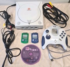 Sega Dreamcast Console System Bundle HKT-3020 w/ Controller & Cords