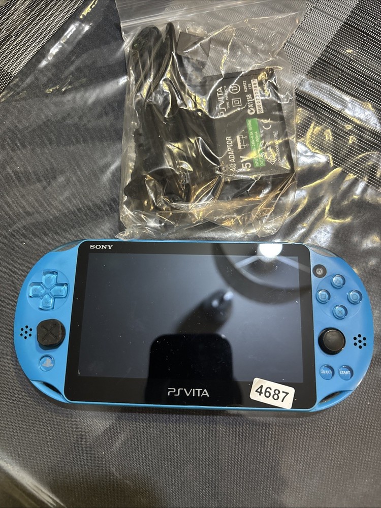 Sony PS Vita 2000 Slim PCH-2000 – Aqua Blue *GREAT* + Charger