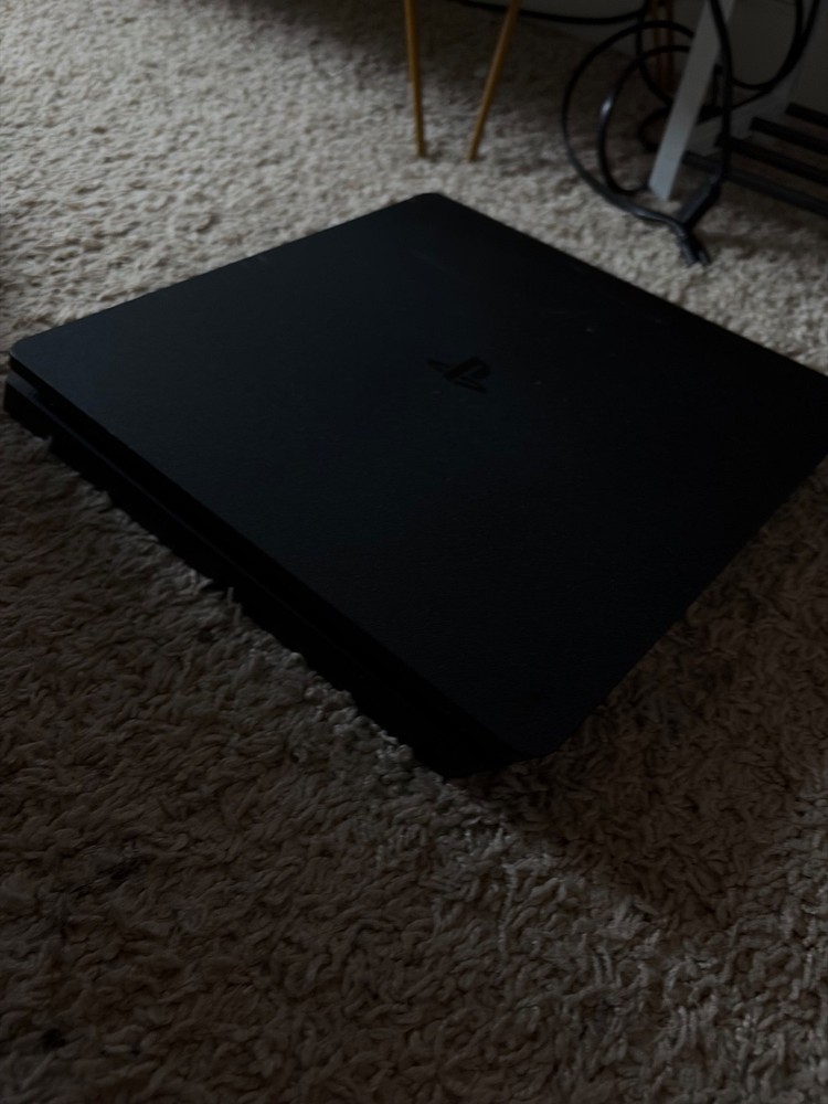 Sony PlayStation 4 Slim Console – Jet Black. (GTA5, Star Wars Battlefront +more)
