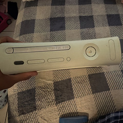 Microsoft Xbox 360 20GB White Console NTSC-U/C 1080p USB-A Internet