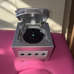 Nintendo GameCube Console Silver NTSC-U/C DOL-001 ATI Graphics 2001