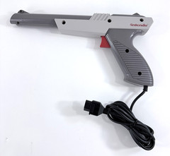 Nintendo NES Console + Controller, Zapper, AV cable, Power Supply – Tested