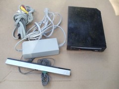Nintendo Wii RVL-101(USA) Game Console Black( WORKING ,LOTS OF SCRATCHES)