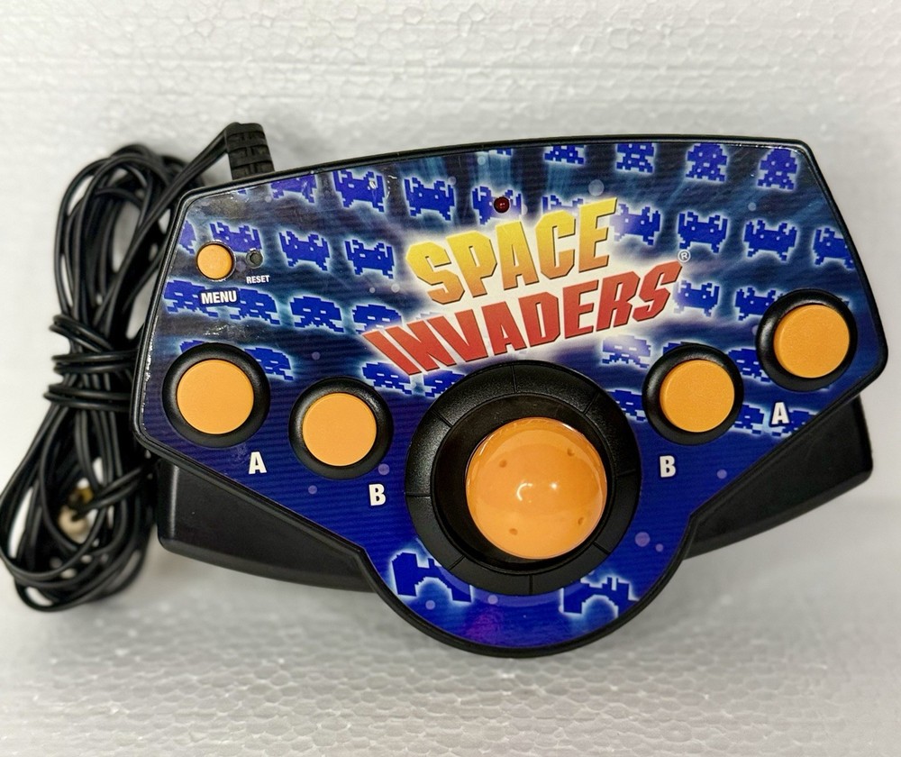 Space Invaders Arcade Game 5-in-1 Plug & Play TV Game Plug n Play Radica 2003