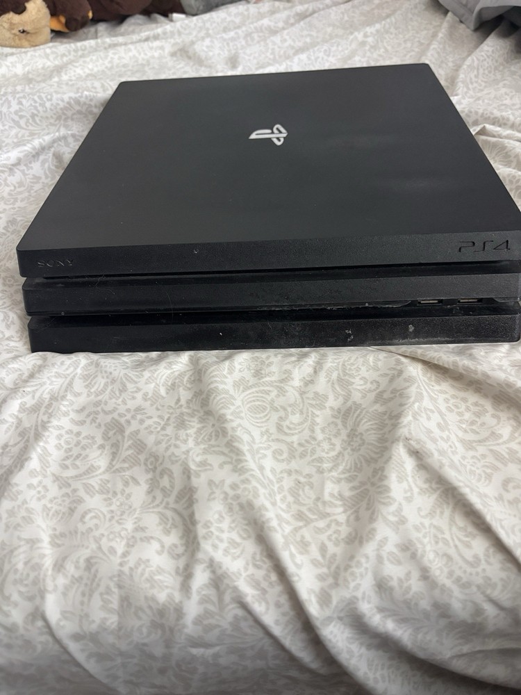PS4 Pro Console