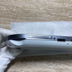 PS Vita 1000 Crystal White Wi-Fi Complete Excellent 6685