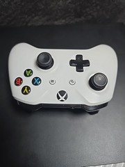 Microsoft Xbox One X 1TB Console Model 1787 Bundle + 1 Controller 9 Games