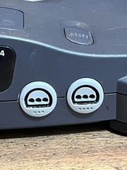 Nintendo N64 Console NUS-001 w/2 Controllers Power Cord A/V Cable TESTED WORKS