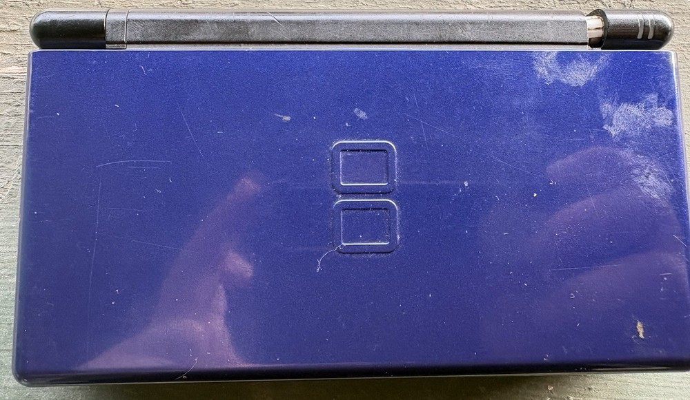 Nintendo DS Lite USG-001 Handheld System Black/Blue Touchscreen