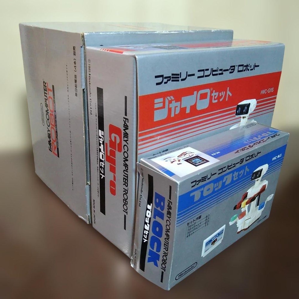 FAMILY COMPUTER ROBOT HVC-012 GYRO HVC-GYS SET R.O.B. FAMICOM NINTENDO