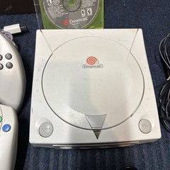 Saga Dreamcast Console Two Controllers, Game, Power And AV Cable HKT-3020 TESTED