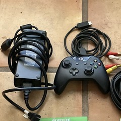 Microsoft XBox 360 S Console Model 1439 250gb Kinect Bundle Used With 12 Games