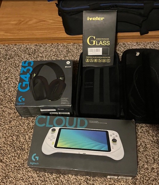 LOGITECH (XBOXCLOUD) HANDHELD OPEN BOX!!