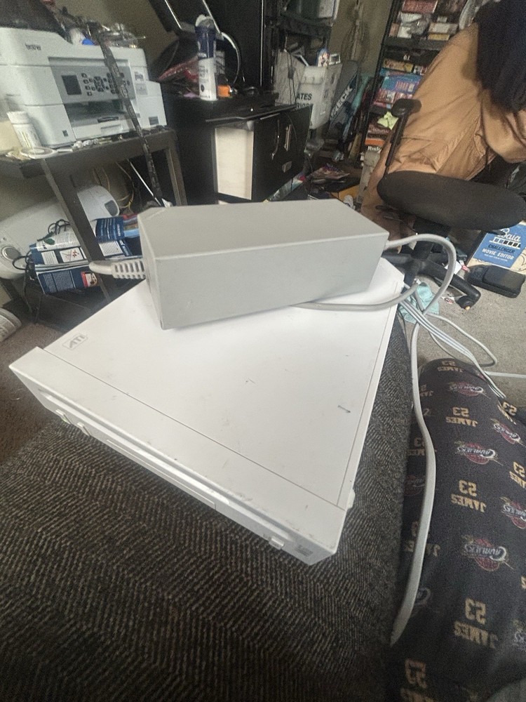 Nintendo Wii Console RVL-001 White w/ Power Adapter, AV Cable, Wi-Fi, 480p