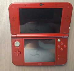 New Nintendo 3DS XL Metallic Red Charger + 32GB SD Card | Region Free