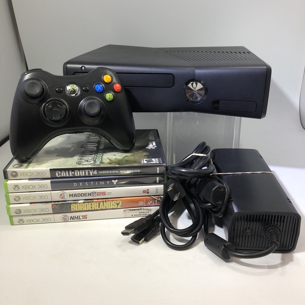 Xbox 360 S Slim 4GB Console Bundle Controller Lot Of 5 Games #ML25