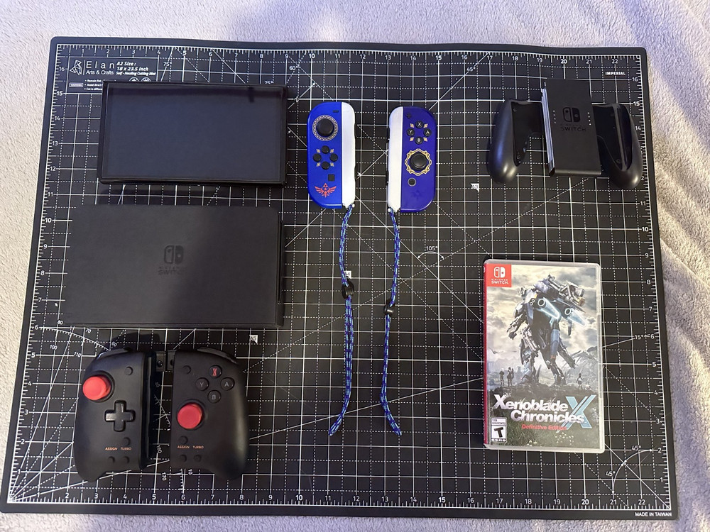 Nintendo Switch OLED Model Bundle with game