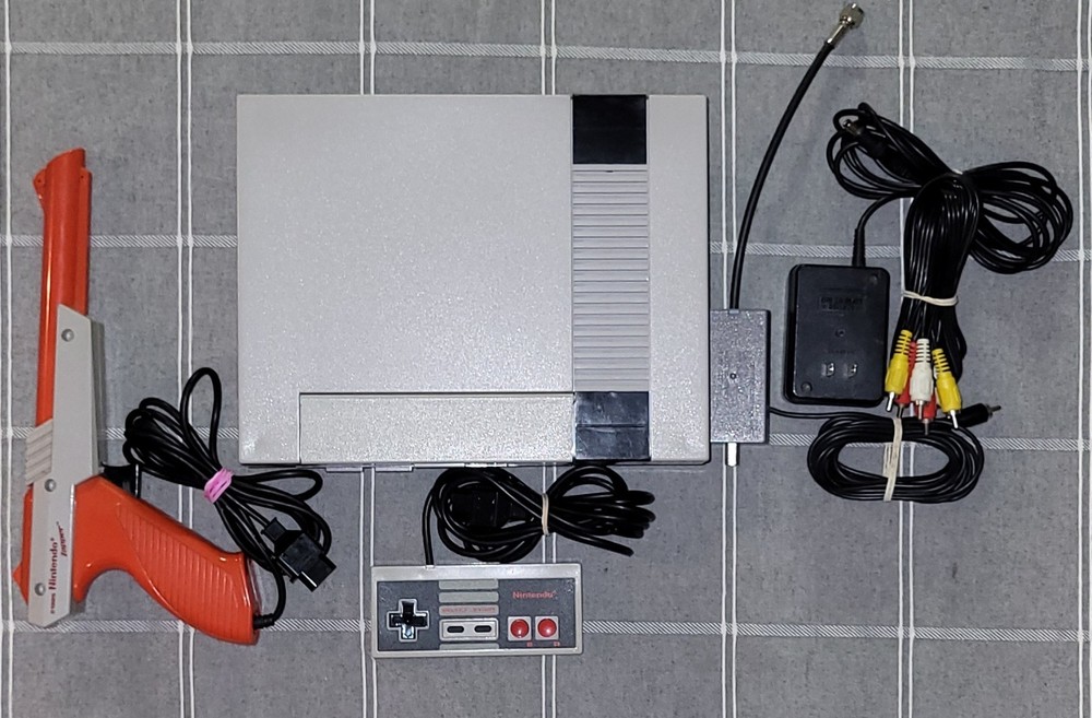 Nintendo Entertainment System (NES-001) Console Bundle – Clean Tested & Working