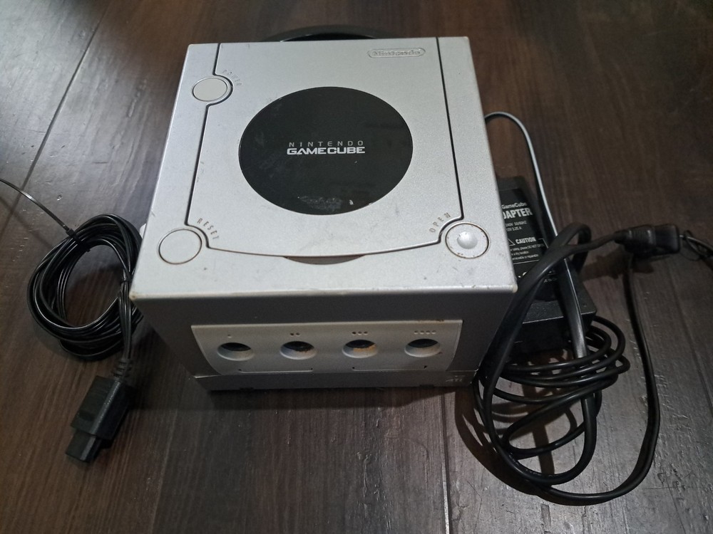 Nintendo GameCube DOL-001 Silver – Console Only – Tested & Working