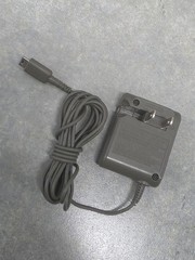 Nintendo DS Lite Black USG-001 Handheld Console With Charger Broken Hinge
