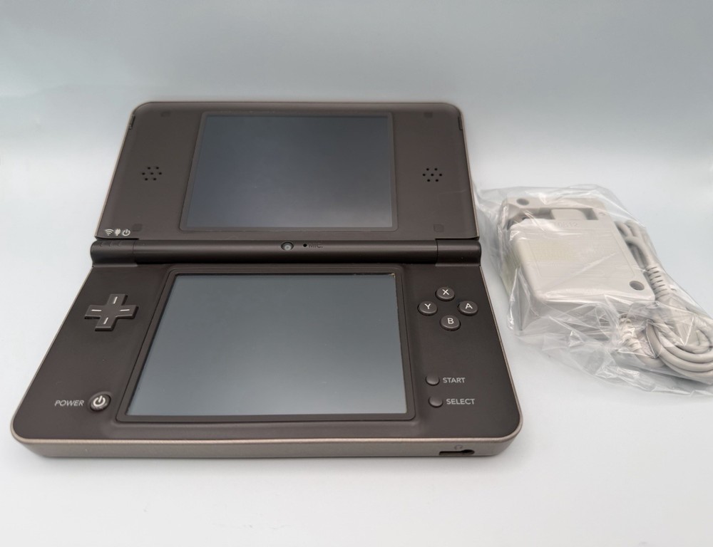 Nintendo DSi LL Handheld Console – Bronze – Clean, Tested/Working, with charger